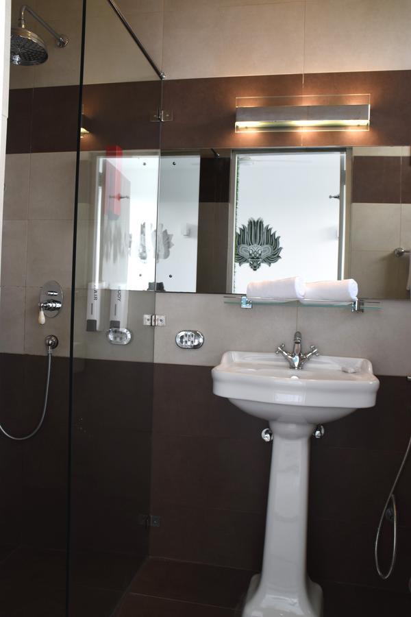 Hotel J Ambalangoda Bagian luar foto