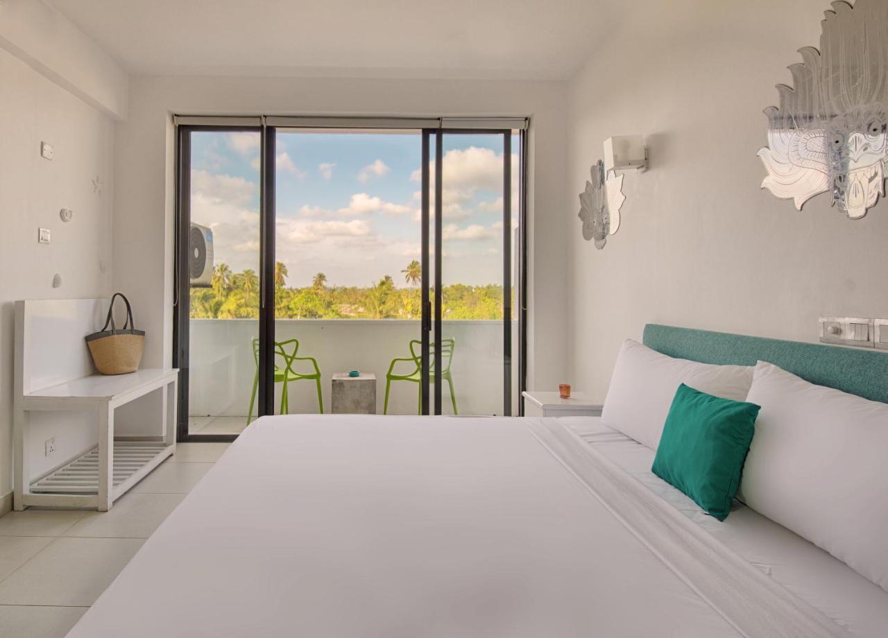 Hotel J Ambalangoda Bagian luar foto