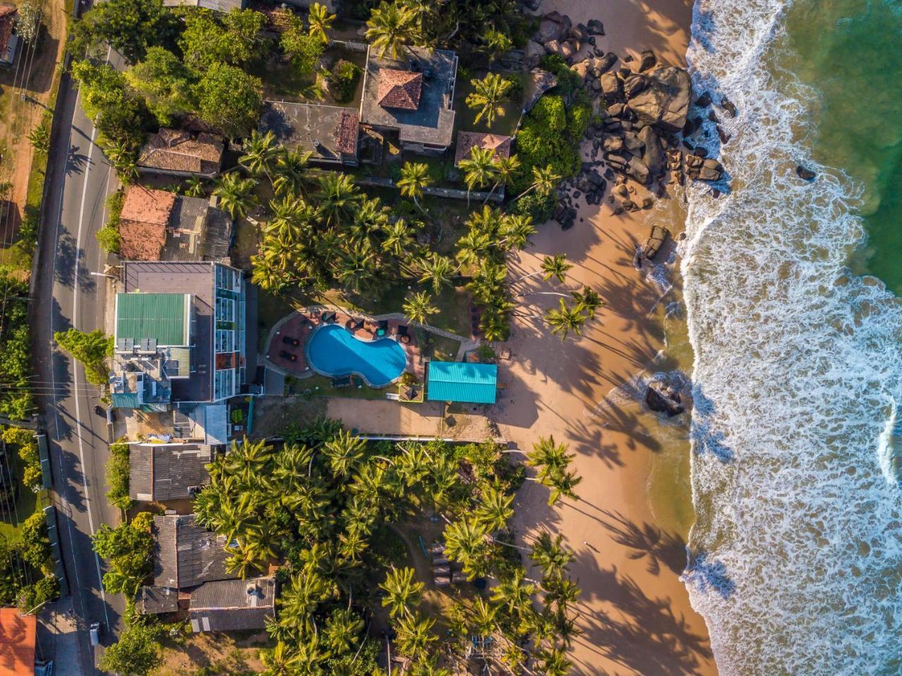 Hotel J Ambalangoda Bagian luar foto