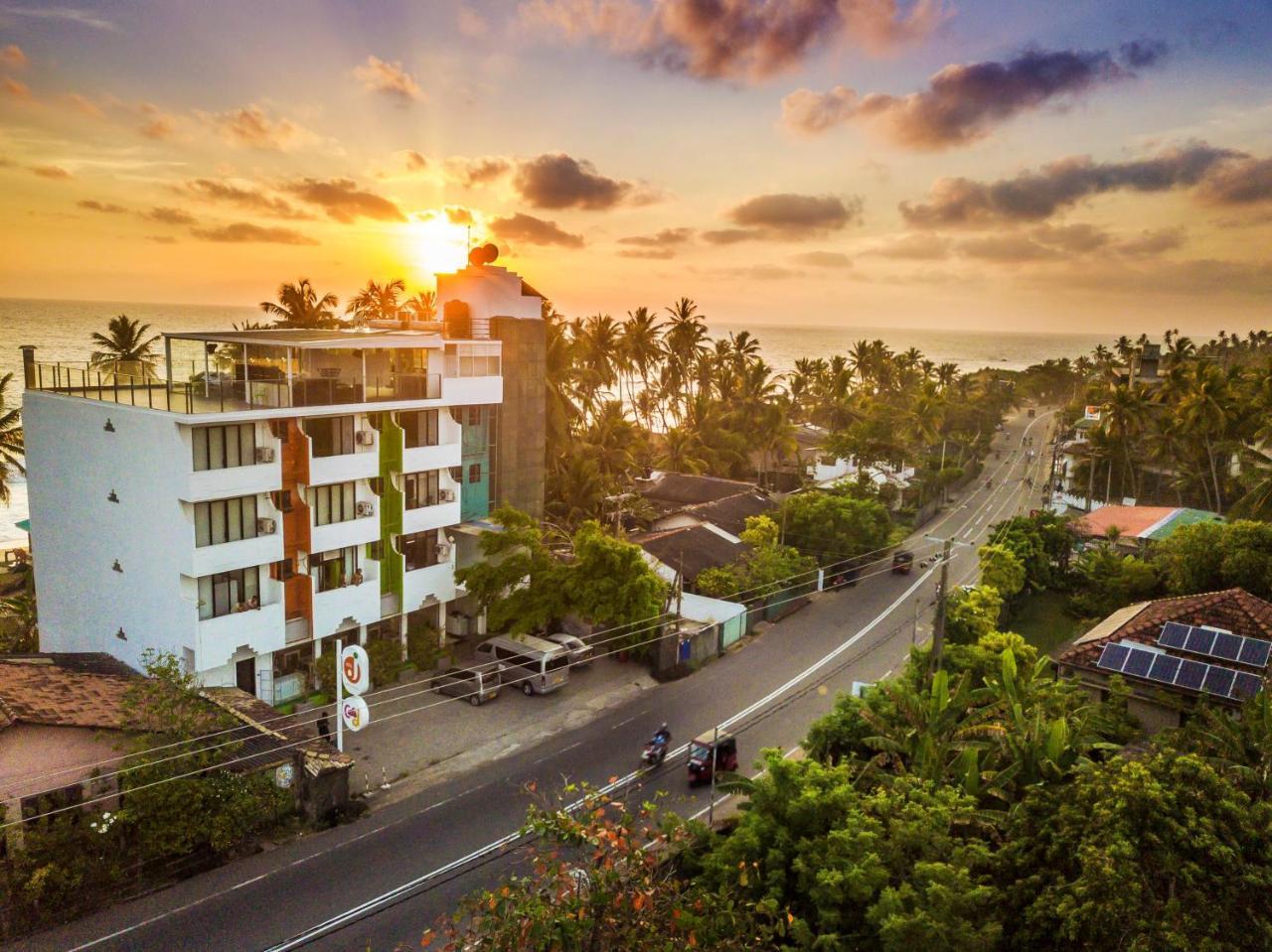 Hotel J Ambalangoda Bagian luar foto